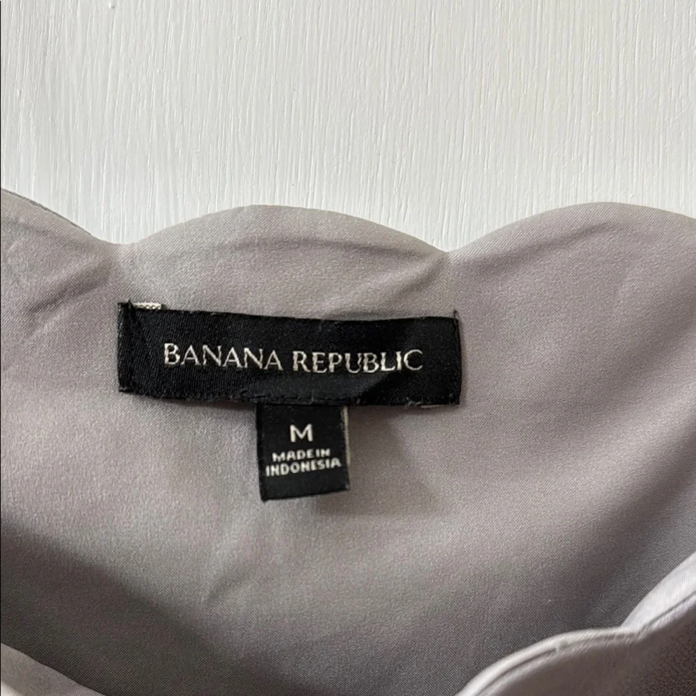 Banana Republic Gray Camisole with Scalloped Neckline - Picture 2 of 3